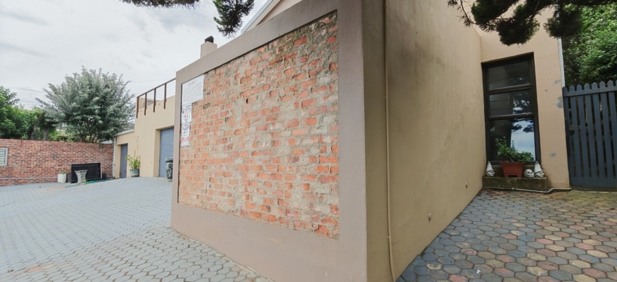 7 Bedroom Property for Sale in Dana Bay Western Cape